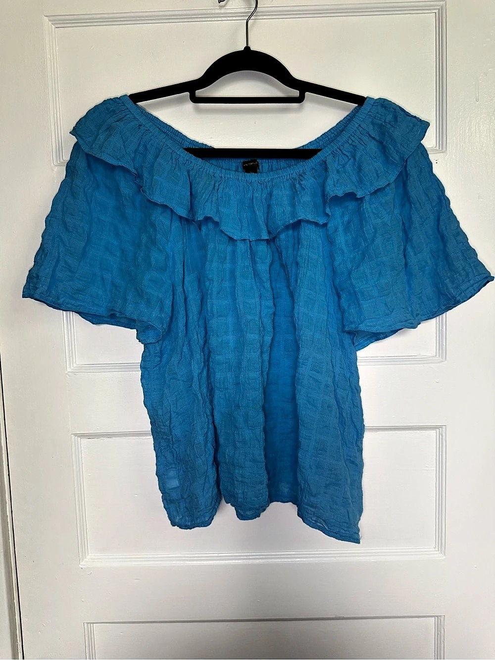 Ann Taylor Off The Shoulder Crinkle Gauze Ruffle Neck Blouse in Vibrant Blue L
